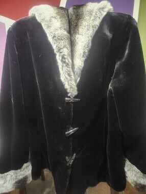 VINTAGE Terry Lewis Classic Luxuries Faux Seal Fur Trim Coat